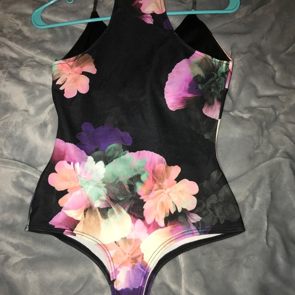 Windsor Tops - Flower body suit